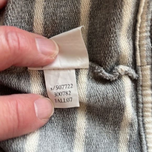 NWOT Old Navy Scoop Neck 3/4 Flared Sleeves Light Gray White Stripe Top Size M - Picture 14 of 15